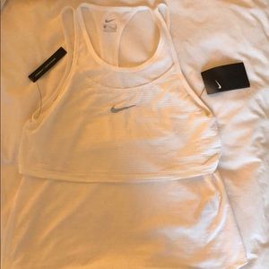 NWT Standard fit Nike workout top